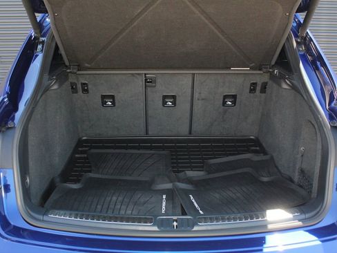 Used 2022 Porsche Macan AWD/4WD image 12