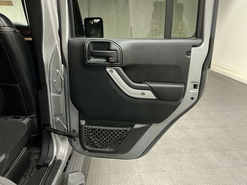 Used 2017 Jeep Wrangler Unlimited Rubicon AWD/4WD image 26