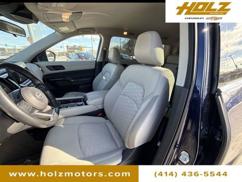 Used 2023 Nissan Pathfinder SV w/ Cargo Package image 33
