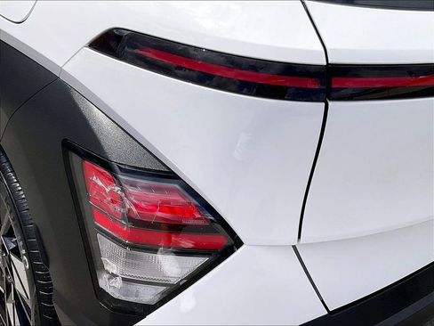 Used 2024 Hyundai Kona SEL AWD/4WD image 31