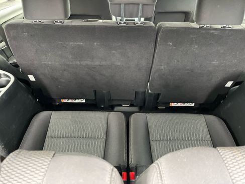 Used 2018 Ford Explorer XLT w/ Equipment Group 201A AWD/4WD image 30