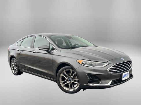Used 2019 Ford Fusion SEL image 4