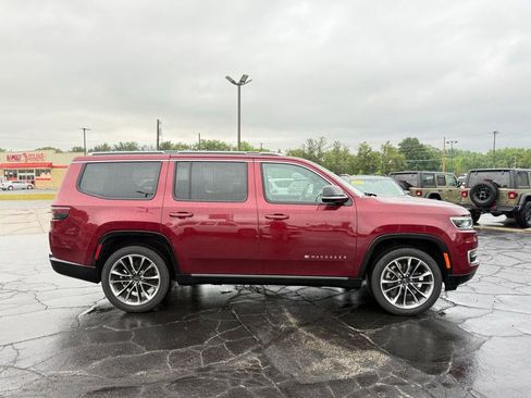 Used 2024 Jeep Wagoneer Series III w/ Premium Group I AWD/4WD image 8