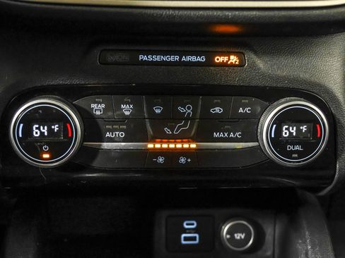 Used 2021 Ford Escape SE image 31