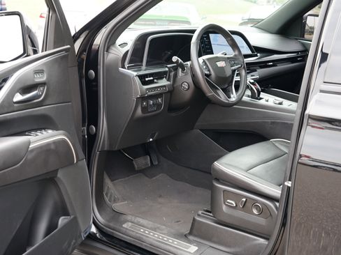 Used 2021 Cadillac Escalade ESV Sport w/ Driver Assist Tech Package image 13