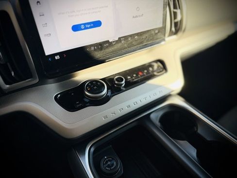 Used 2025 Ford Expedition Max Active image 12