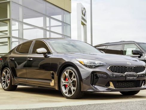 Used 2019 Kia Stinger GT2 AWD/4WD image 4