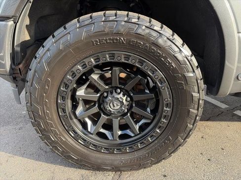 Used 2019 Ford F150 Platinum w/ Equipment Group 701A Luxury image 12