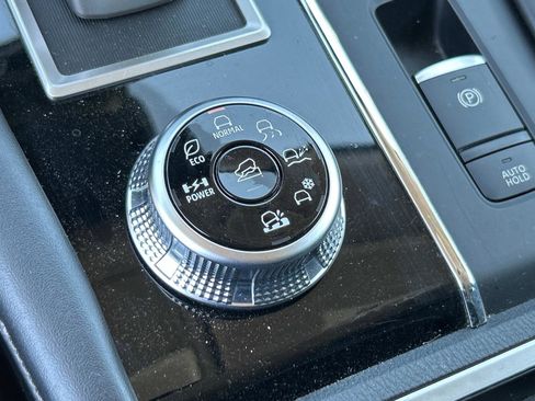 Used 2023 Mitsubishi Outlander SE image 14