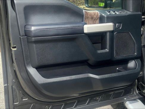 Used 2018 Ford F250 Lariat w/ Lariat Value Package image 25