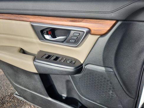 Used 2022 Honda CR-V Touring image 9