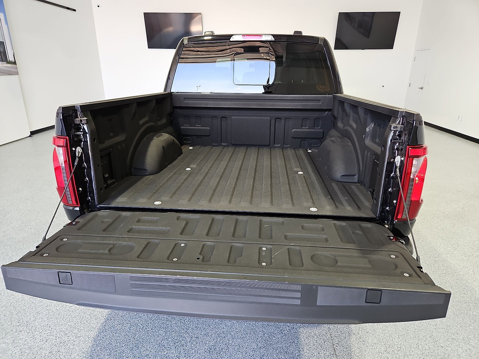 Used 2024 Ford F150 XLT w/ Equipment Group 302A MID AWD/4WD image 12