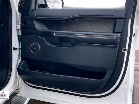 Used 2019 Ford Expedition Limited w/ Equipment Group 302A AWD/4WD image 23
