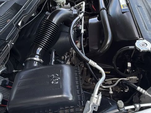 Used 2017 RAM 1500 Express image 33