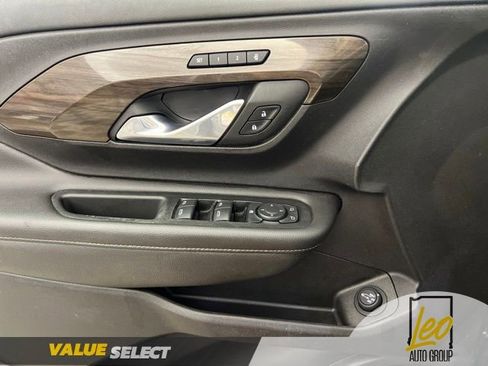 Used 2019 GMC Terrain Denali w/ Advanced Safety Package AWD/4WD image 29