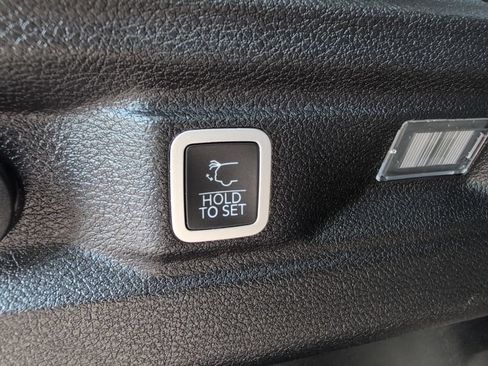 Used 2023 Jeep Grand Cherokee L Laredo w/ Luxury Tech Group I AWD/4WD image 38