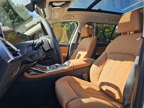 New 2026 BMW X7 xDrive40i w/ Climate Comfort Package image 14