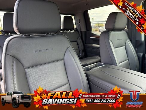 Used 2025 GMC Sierra 1500 Denali w/ Technology Package AWD/4WD image 28