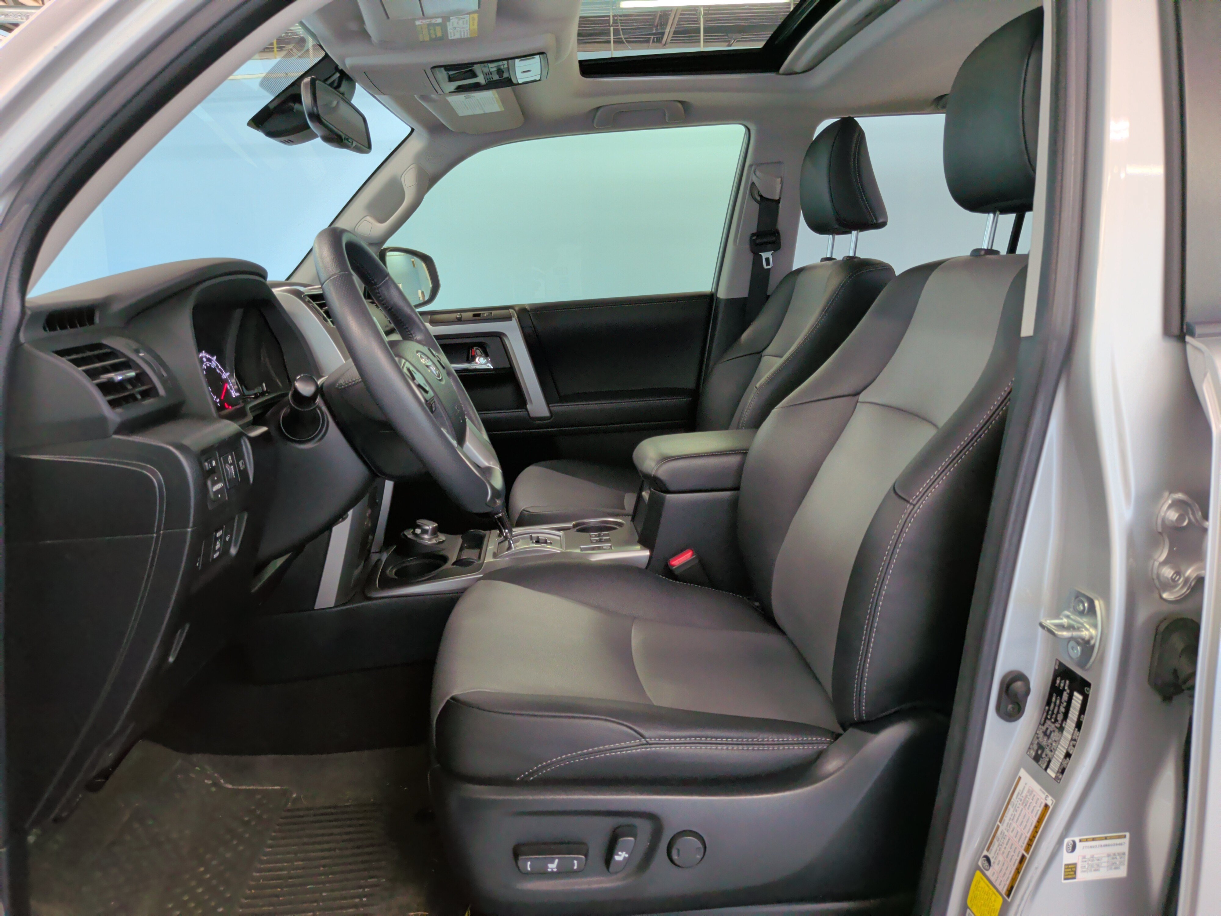 Used 2022 Toyota 4Runner SR5 Premium w/ Moonroof Package AWD/4WD image 29