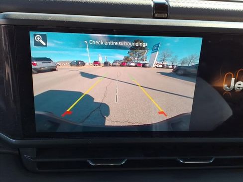 Used 2024 Jeep Gladiator Sport w/ Premium Package image 20