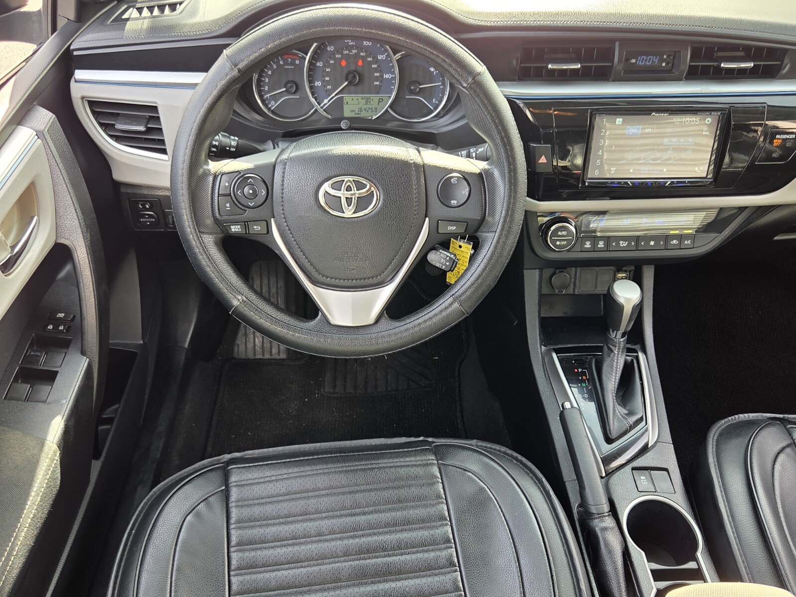 Used 2016 Toyota Corolla LE FWD image 11
