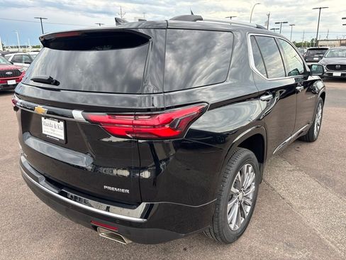 Used 2022 Chevrolet Traverse Premier w/ LPO, Floor Liner Package AWD/4WD image 5
