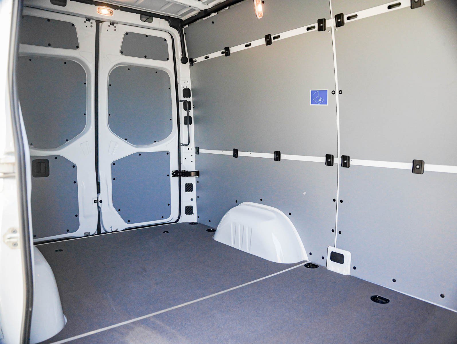 Used 2025 Mercedes-Benz Sprinter 2500 image 10