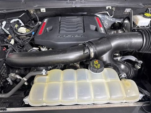 Used 2024 Ford Expedition Max Limited AWD/4WD image 9