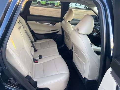 Used 2022 INFINITI QX50 Luxe image 34