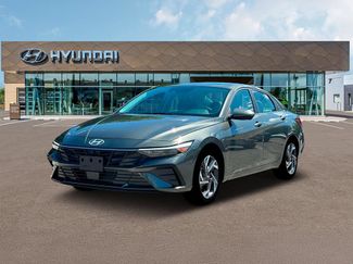 Used 2025 Hyundai Elantra Limited FWD video 1