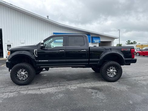 Used 2017 Ford F250 Platinum w/ Platinum Ultimate Package AWD/4WD image 2