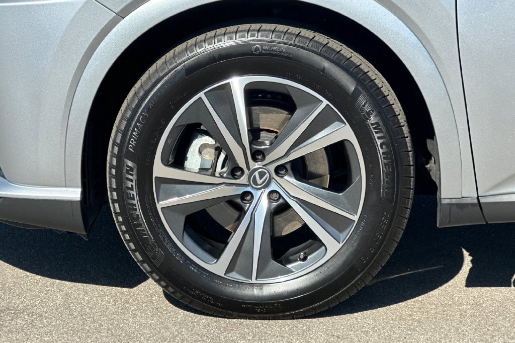 Certified 2025 Lexus RX 350 FWD w/ Accessory Package image 25