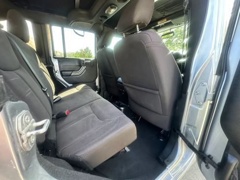 Used 2015 Jeep Wrangler Unlimited Sport w/ Quick Order Package 23S AWD/4WD image 23
