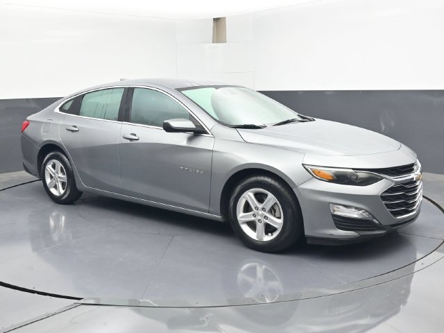 Used 2024 Chevrolet Malibu LT FWD image 2