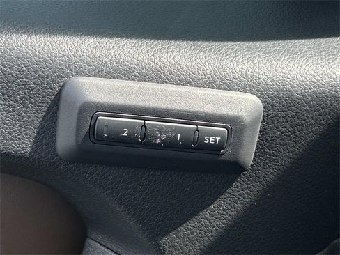 Used 2024 Nissan Titan Platinum Reserve w/ Moonroof Package image 24