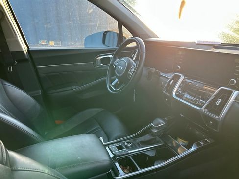 Used 2023 Kia Sorento SX AWD/4WD image 10