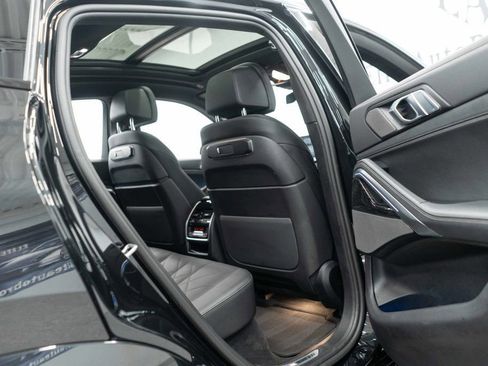 Used 2025 BMW X6 xDrive40i w/ Climate Comfort Package image 14