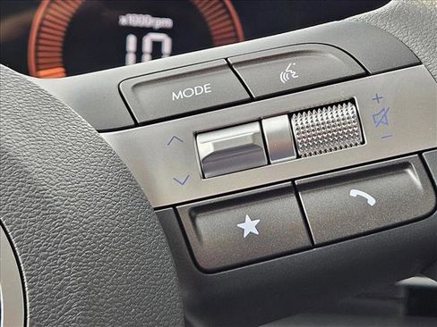 New 2026 Hyundai Kona SE image 17