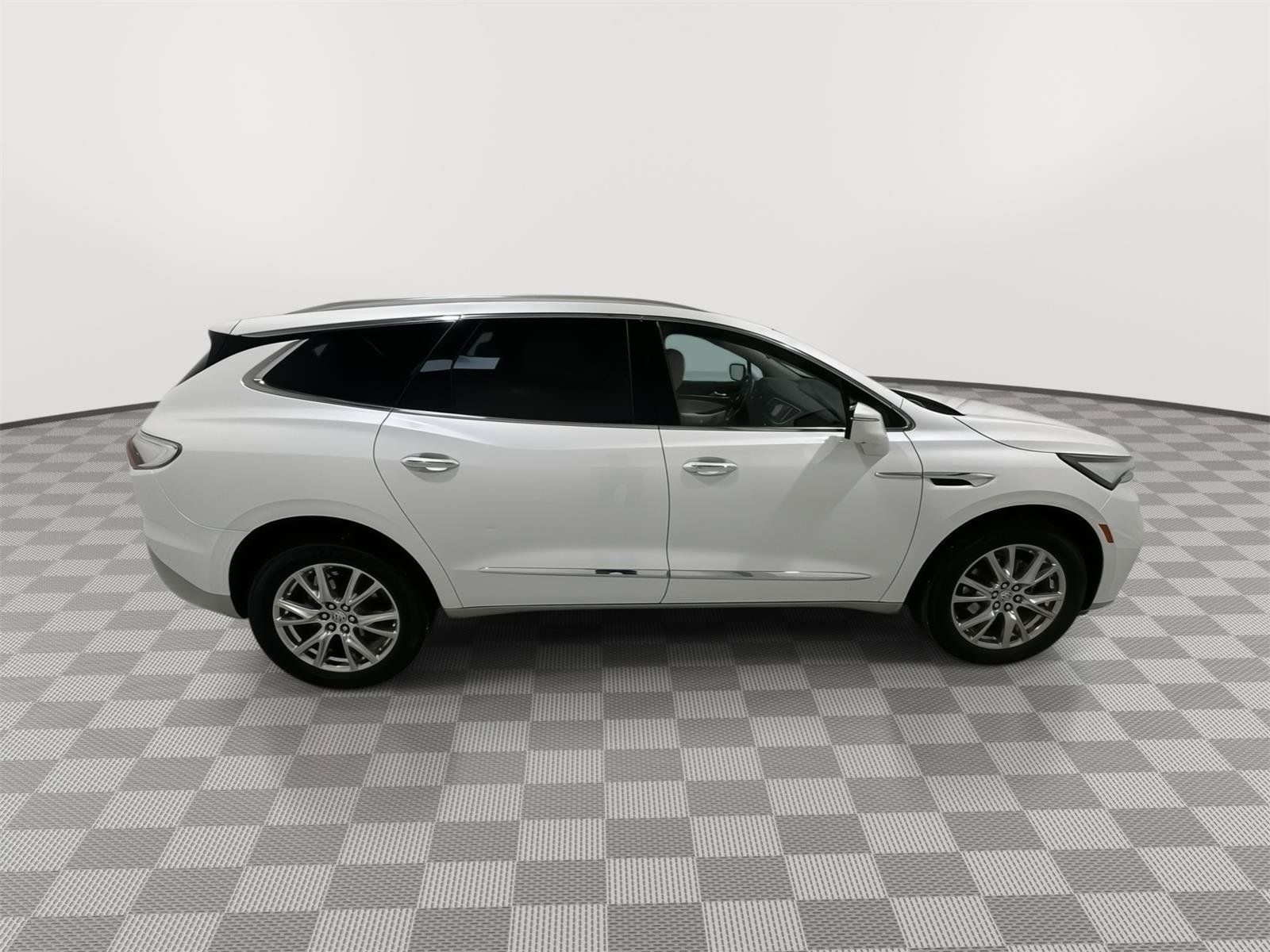 Used 2024 Buick Enclave Premium w/ Experience Buick Package AWD/4WD image 6