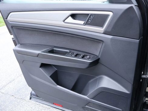 Used 2019 Volkswagen Atlas S image 32