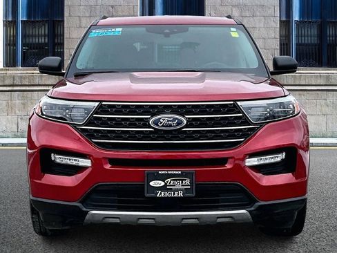 Certified 2022 Ford Explorer XLT w/ Equipment Group 202A image 3