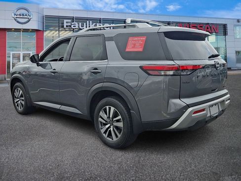 Certified 2025 Nissan Pathfinder SL w/ Black Appearance Package AWD/4WD image 4