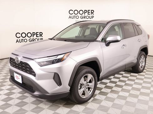 Used 2024 Toyota RAV4 XLE image 9
