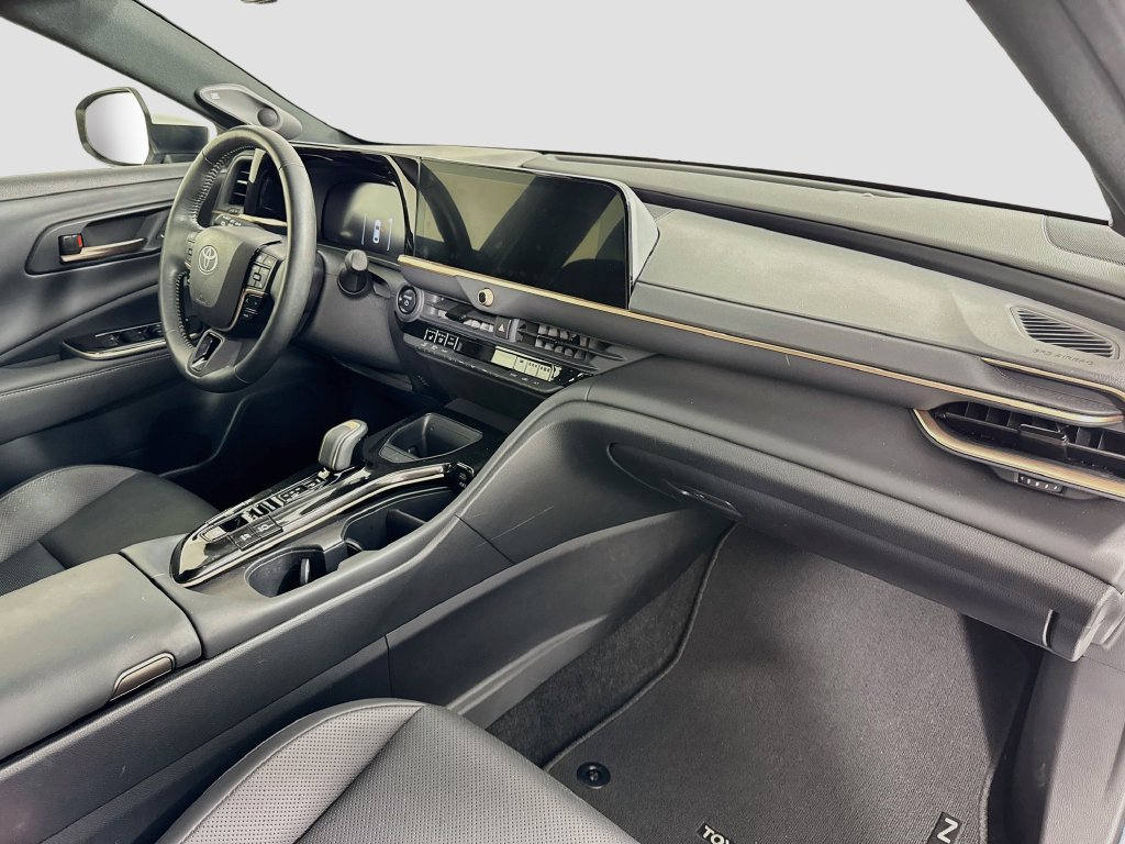 Used 2024 Toyota Crown AWD/4WD image 32