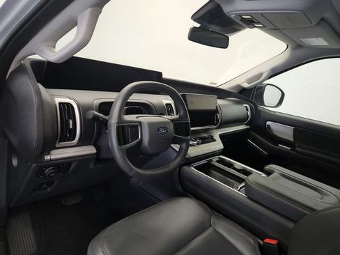 Used 2025 Ford Expedition Active AWD/4WD image 18