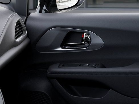 New 2026 Chrysler Pacifica Limited w/ S Appearance Package FWD image 25