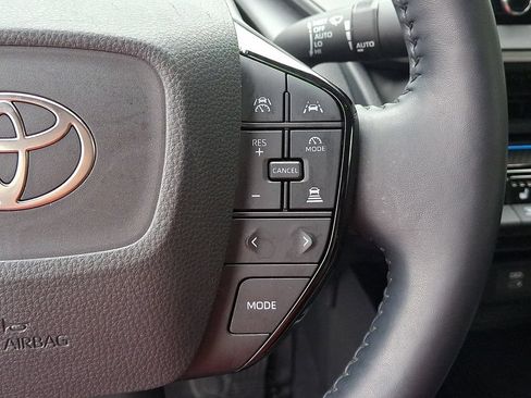 Used 2025 Toyota Prius XLE AWD/4WD image 25