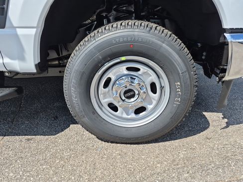 New 2026 Ford F250 XL w/ FX4 Off-Road Package image 10