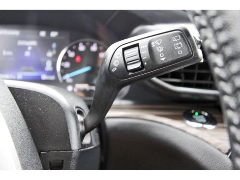 Used 2021 Ford Explorer Limited w/ Equipment Group 301A AWD/4WD image 16