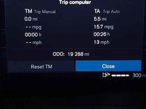 Certified 2025 Volvo XC40 B5 Plus image 20